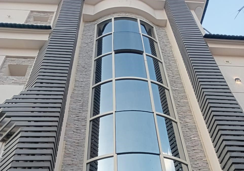 أجميع انظمة الالومنيوم واعمال الواجهات الزجاجية والدرابزين 