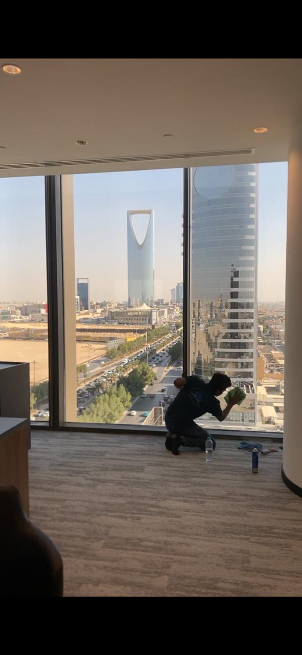 تنظيف برج بنك الجزيرة كابيتال