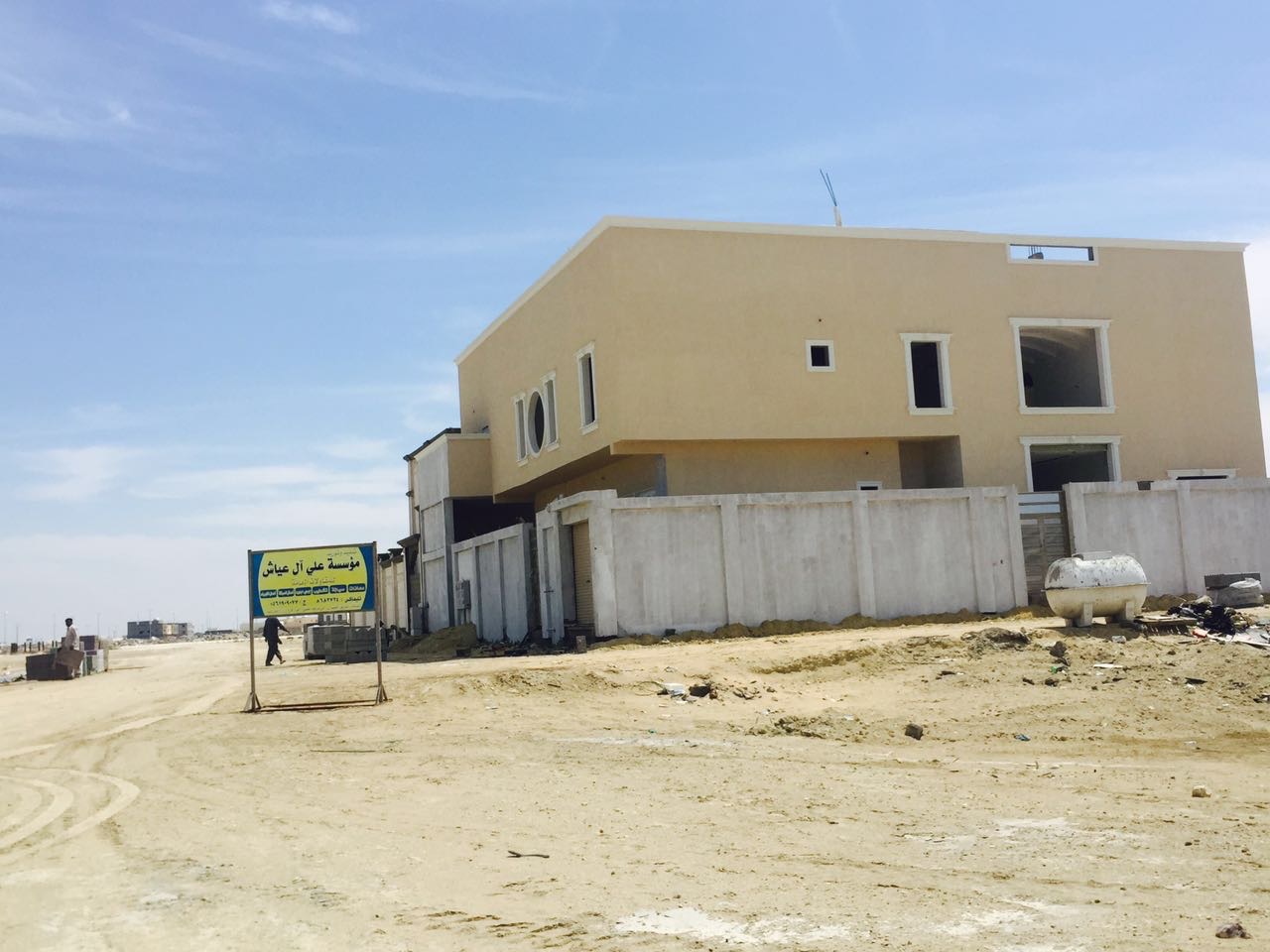 أعمال التشطيبات.  دهانات جبس ديكور. والعزل الحراري والمائي. فوم.  